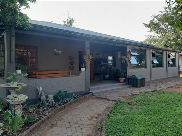 4 Bedroom House 4 Bedroom House