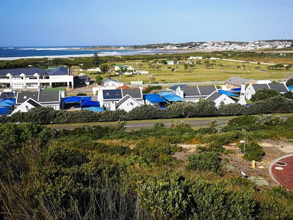 444 m² Land available in Stilbaai