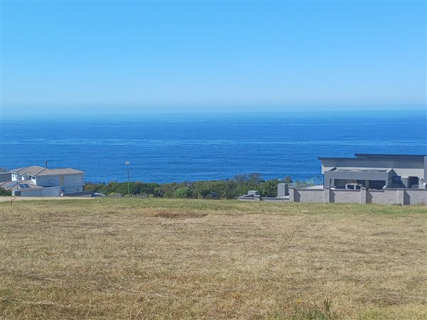 650 m² Land