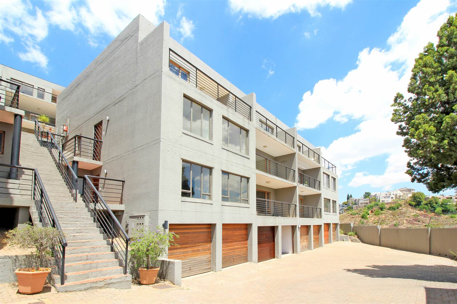 1 Bed Apartment in Northcliff photo number 12