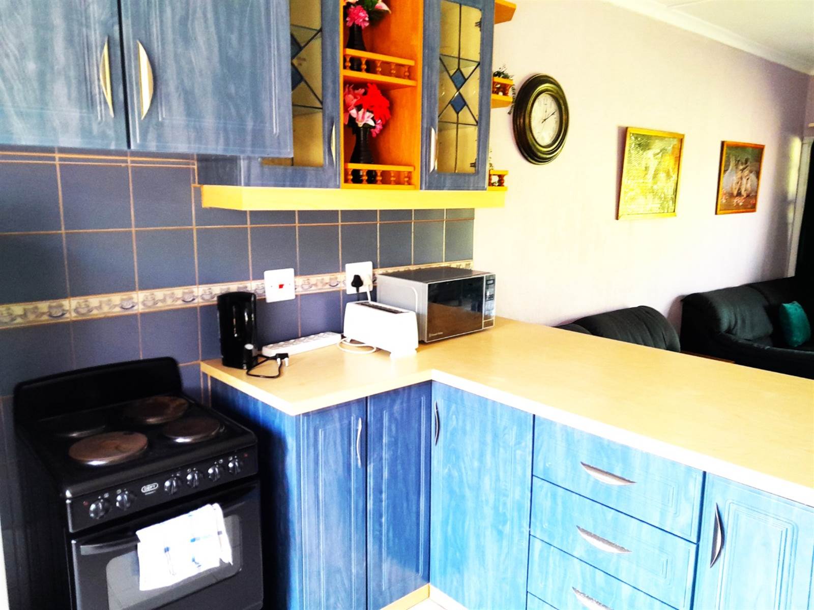 2 Bed Townhouse in Scottburgh South photo number 6