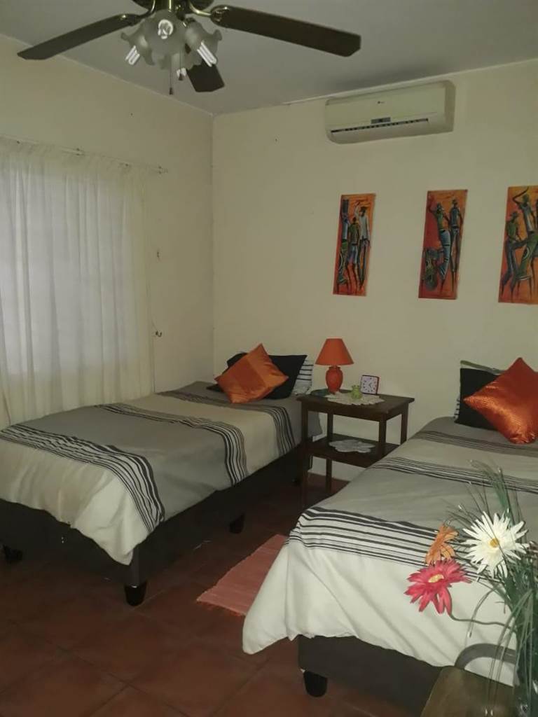 3 Bed Duplex in Phalaborwa photo number 4