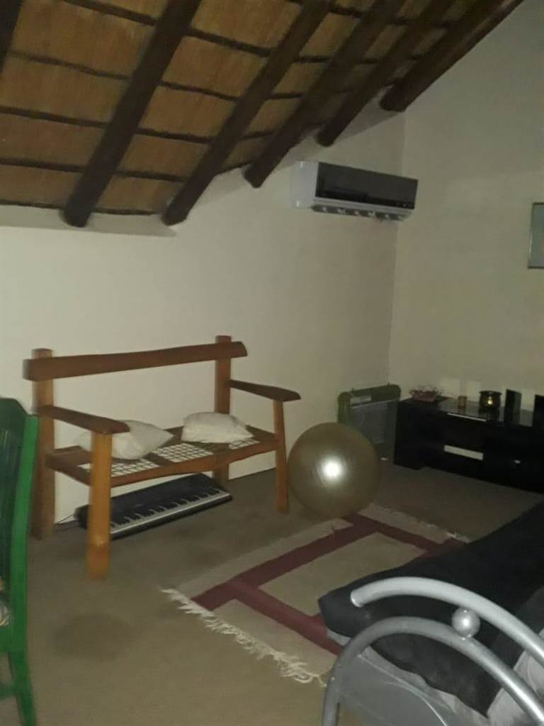 3 Bed Duplex in Phalaborwa photo number 9