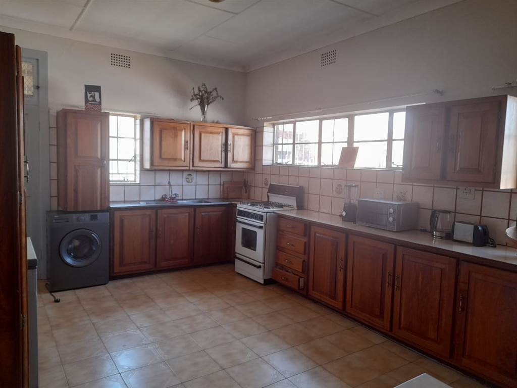3 Bed House in Rosettenville photo number 8
