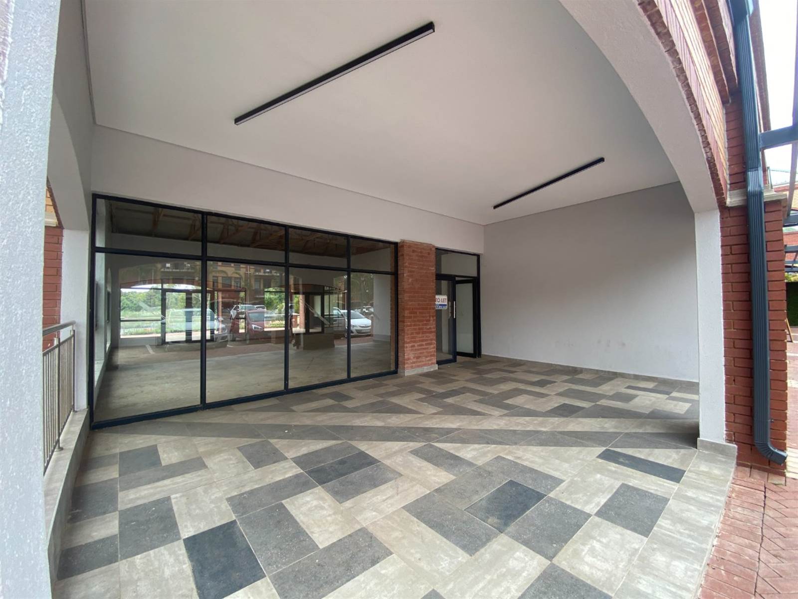 216  m² Retail Space in Faerie Glen photo number 5