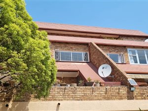 3 Bed Townhouse in Kloofendal