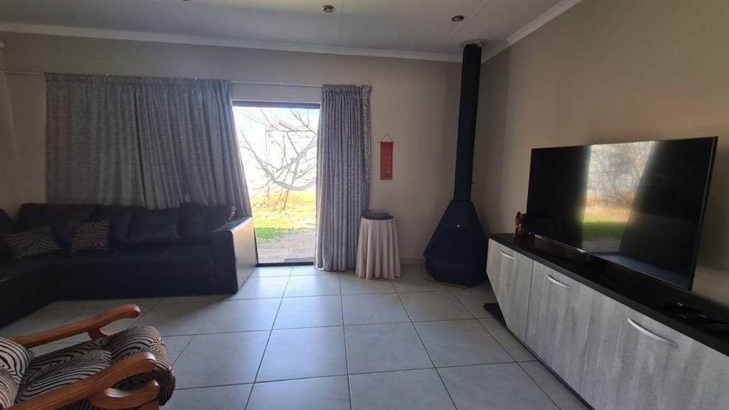 5 Bed House in Secunda photo number 15