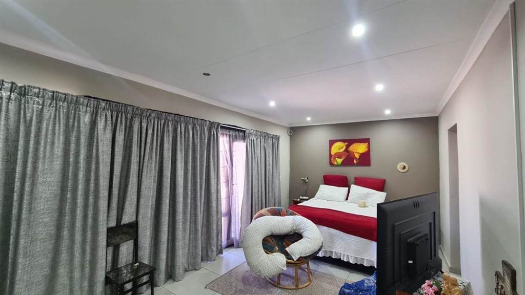 5 Bed House in Secunda photo number 19