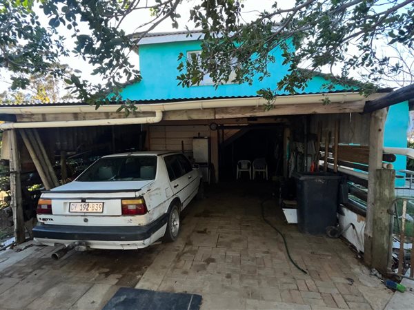 4 Bedroom House 4 Bedroom House