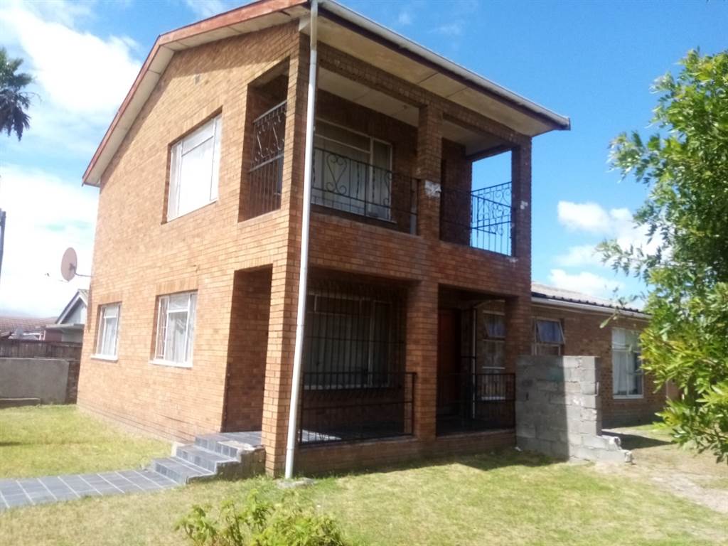 6 Bed House in Kraaifontein Central photo number 1