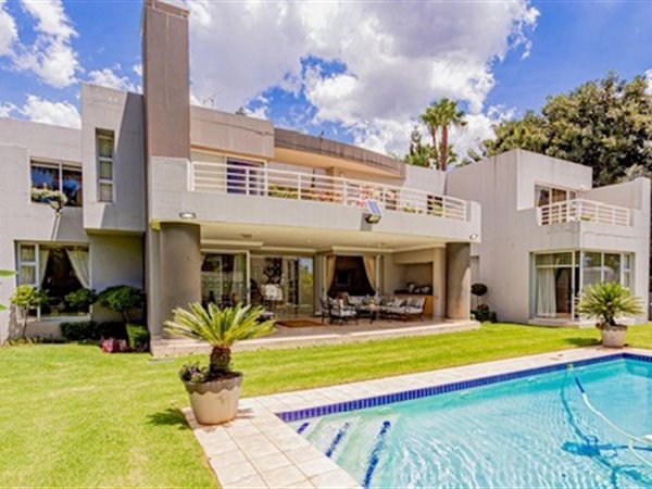 4 Bedroom House 4 Bedroom House
