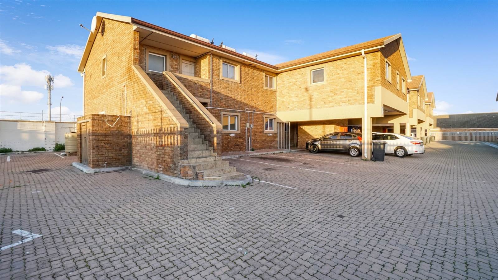 2 Bed Apartment in Rocklands photo number 9