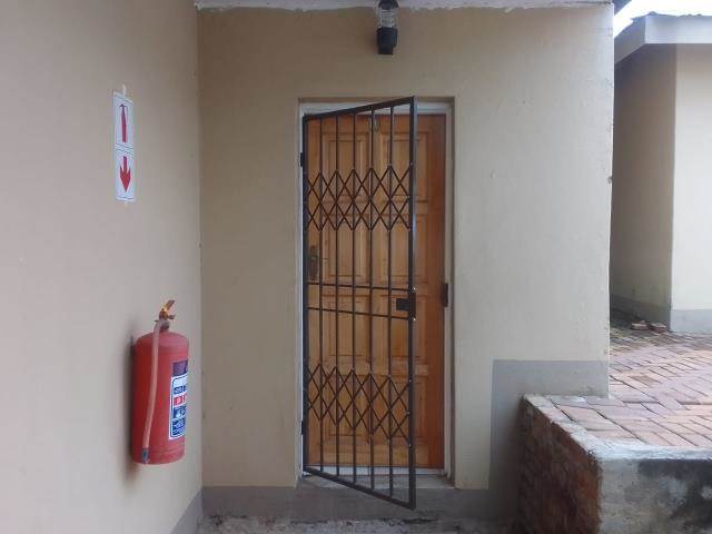 2 Bed Townhouse in Polokwane Central photo number 2