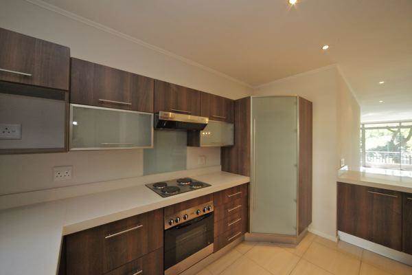 5 Bed Apartment in Houghton Estate photo number 3