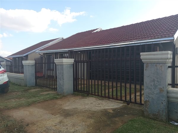 4 Bedroom House 4 Bedroom House