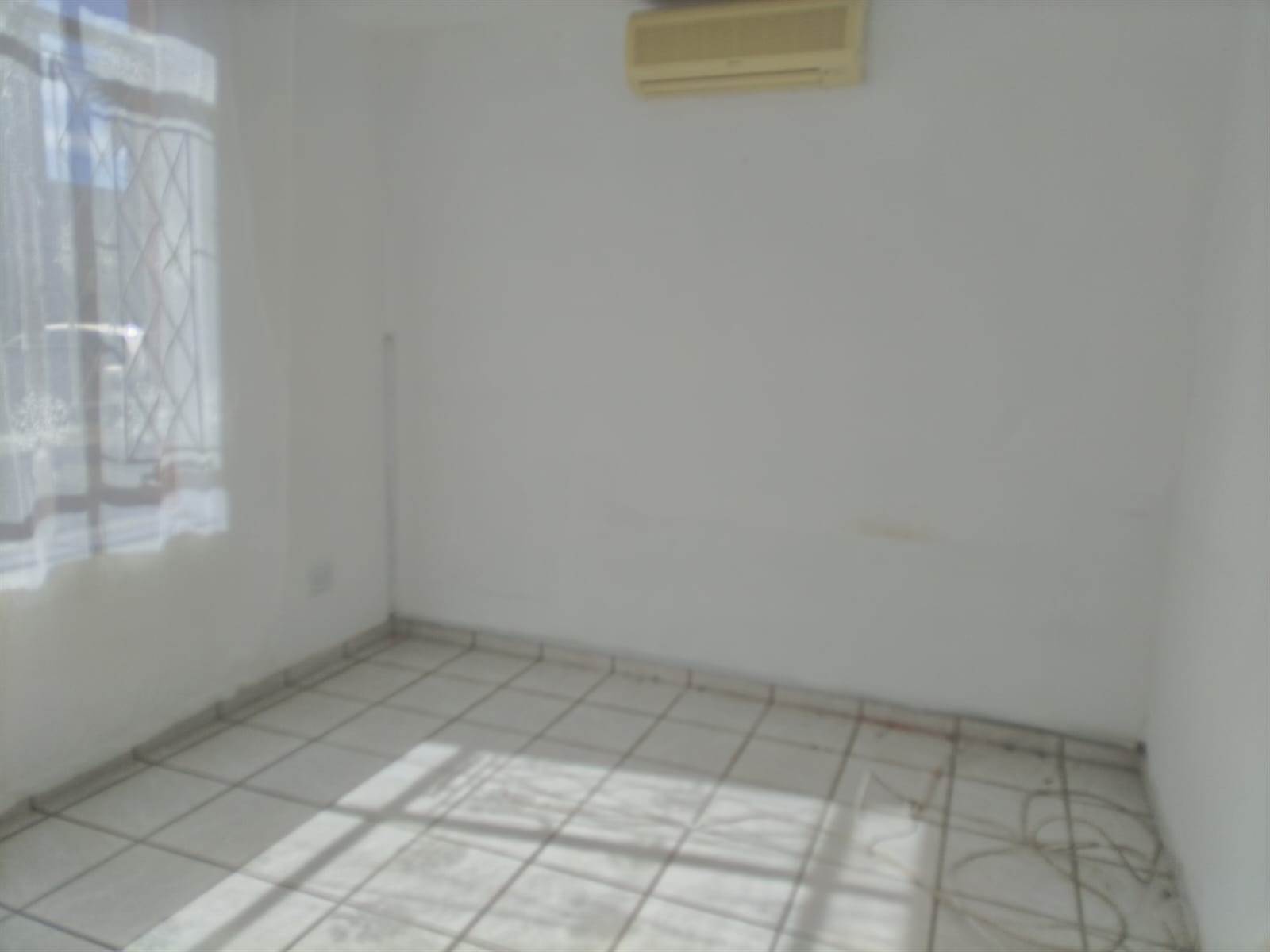 2 Bed Apartment in Bulwer photo number 14