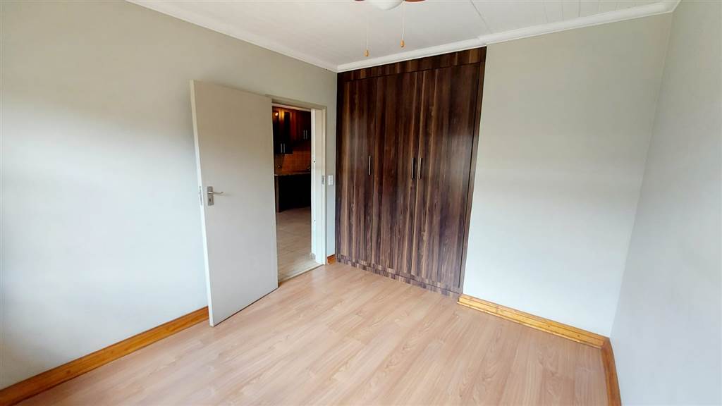 2 Bed Apartment in Waverley photo number 7
