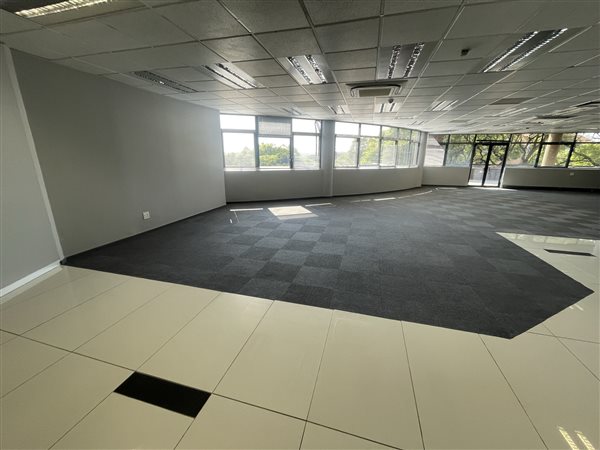 436  m² Commercial space