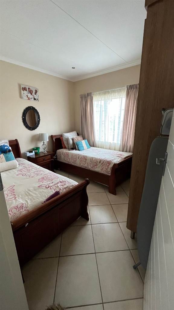 3 Bed Apartment in Mooikloof Ridge photo number 11