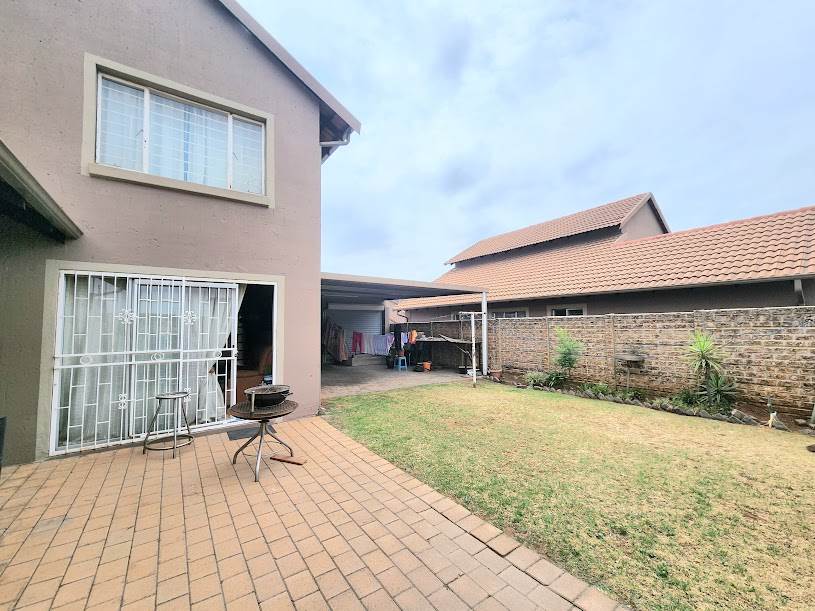 4 Bed Cluster in Benoni Central photo number 1