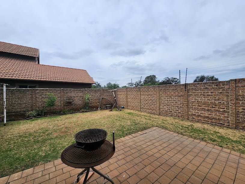 4 Bed Cluster in Benoni Central photo number 4