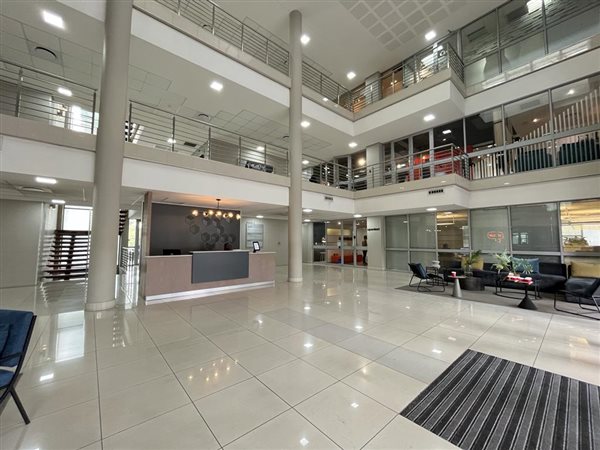 380  m² Commercial space in Fourways