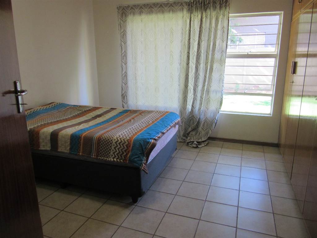 4 Bed House in Vryburg photo number 10