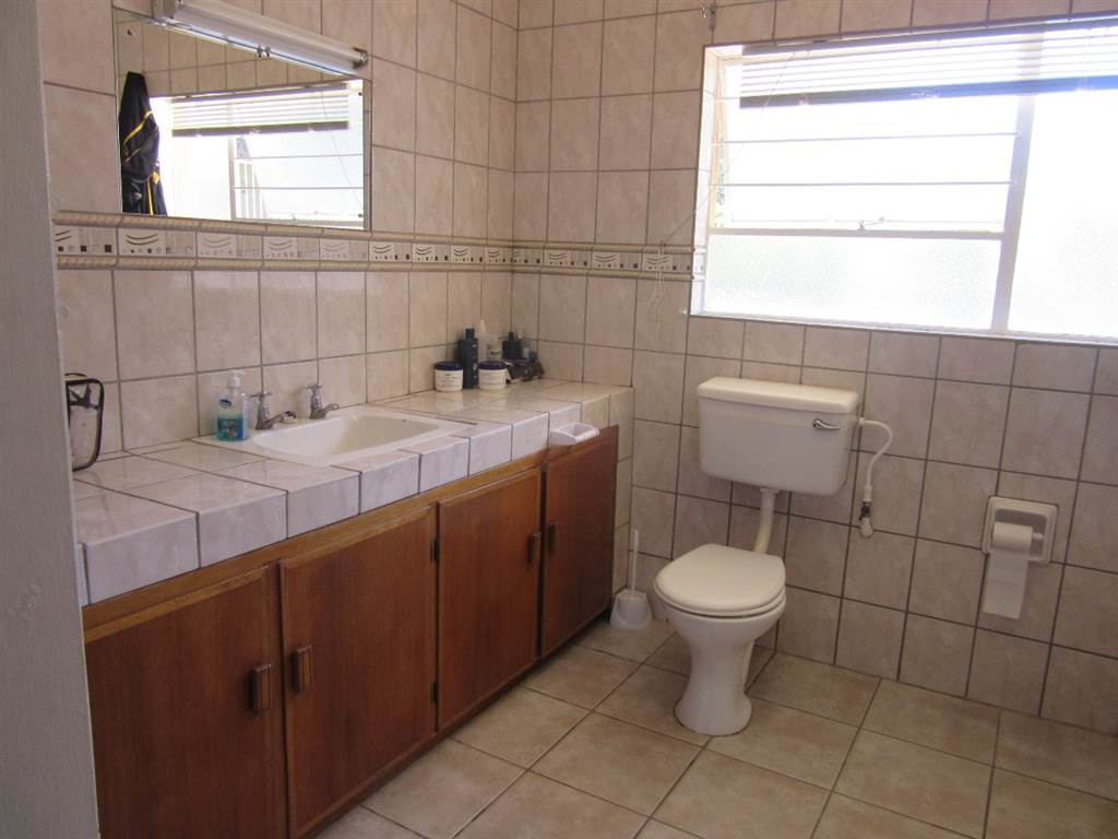 4 Bed House in Vryburg photo number 15