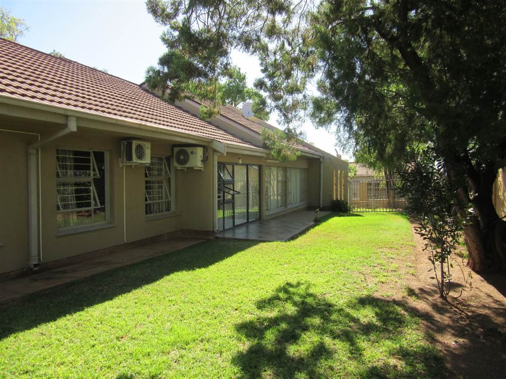 4 Bed House in Vryburg photo number 30