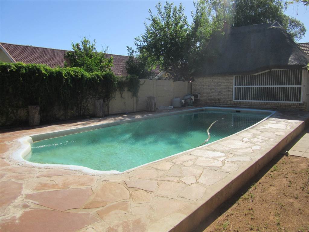 4 Bed House in Vryburg photo number 19