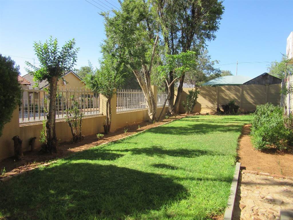 4 Bed House in Vryburg photo number 25