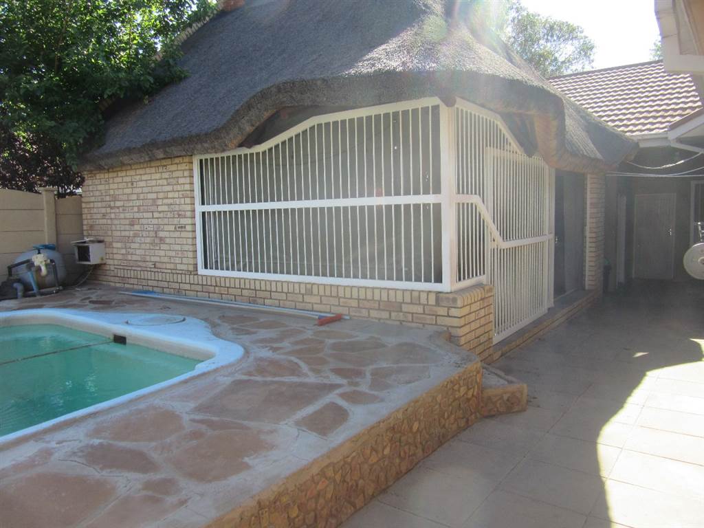 4 Bed House in Vryburg photo number 21