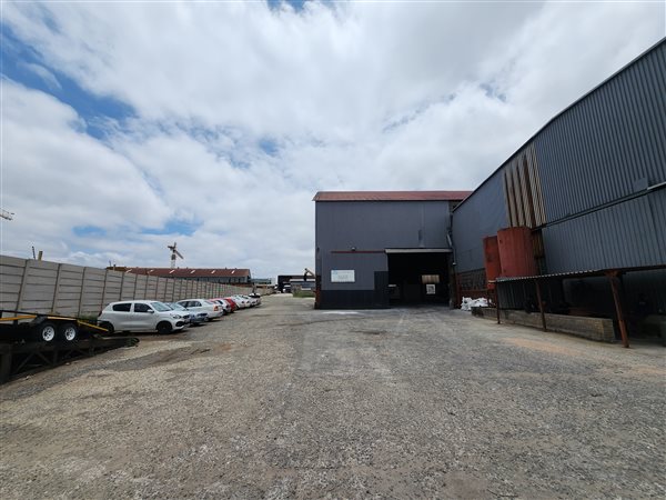 1512  m² Industrial space