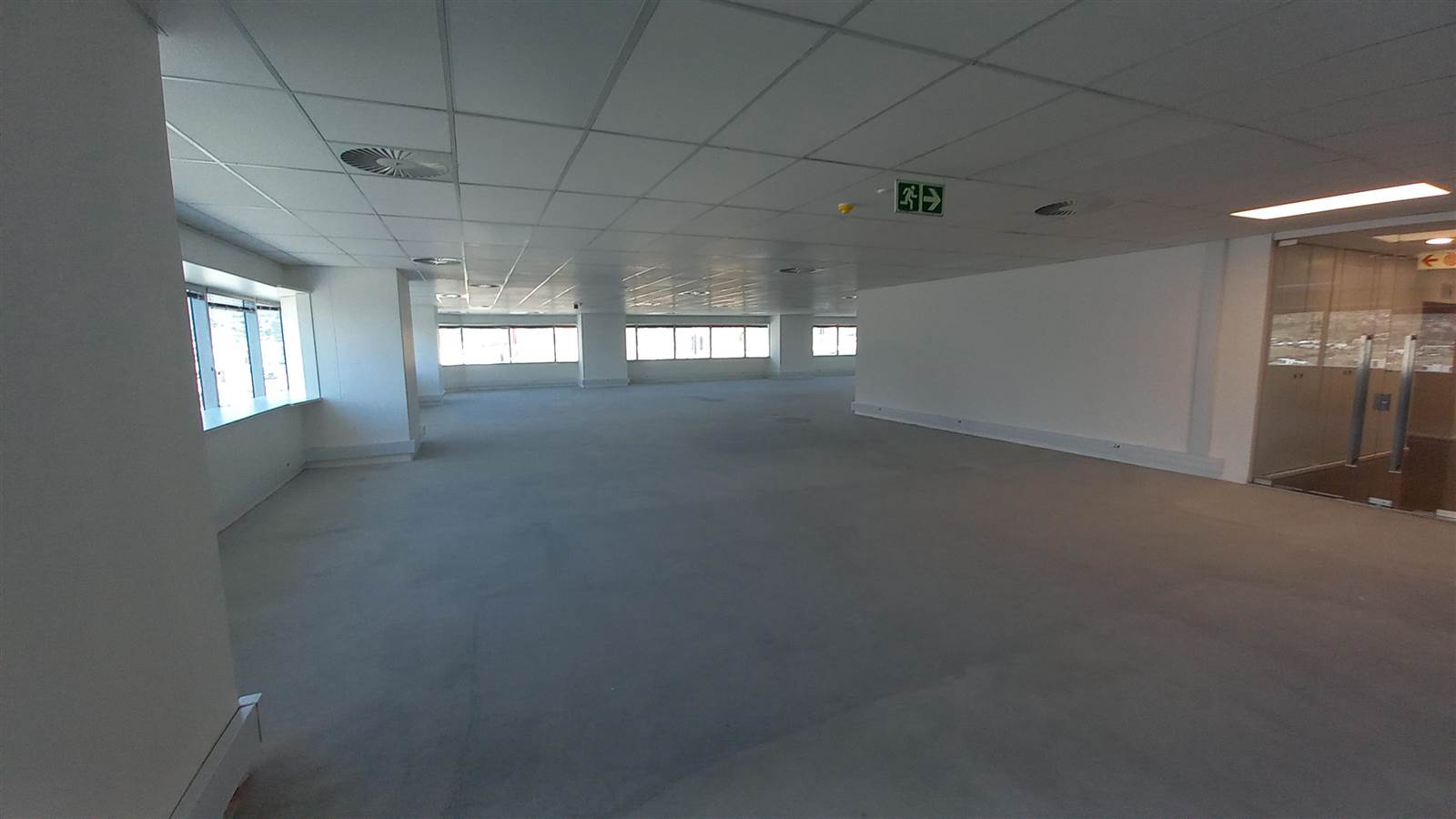 1091  m² Commercial space in Cape Town City Centre photo number 9