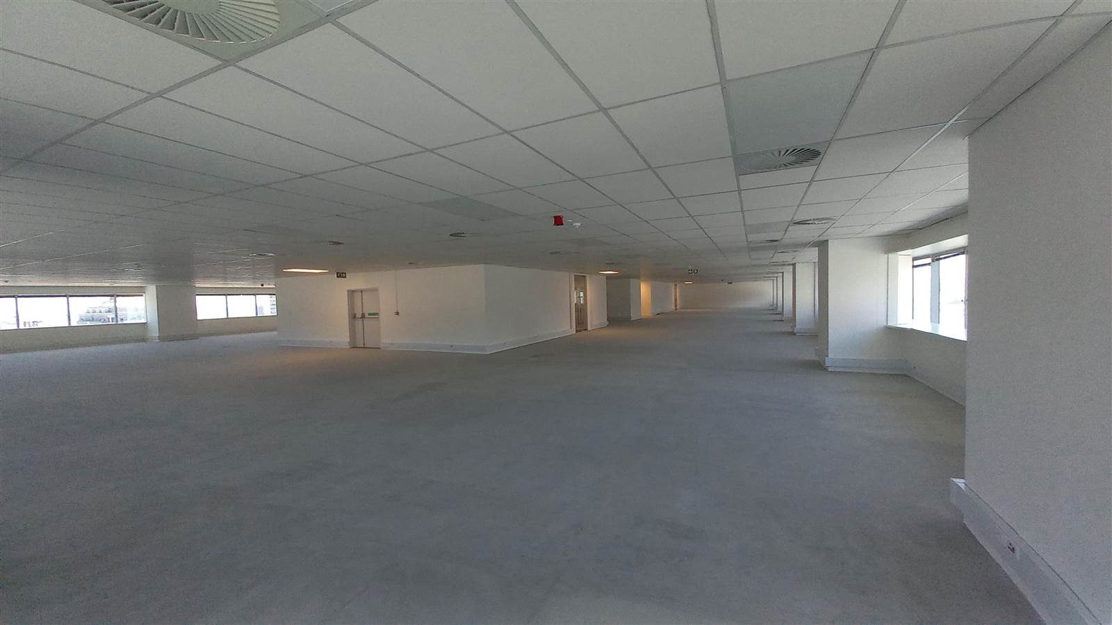 1091  m² Commercial space in Cape Town City Centre photo number 12