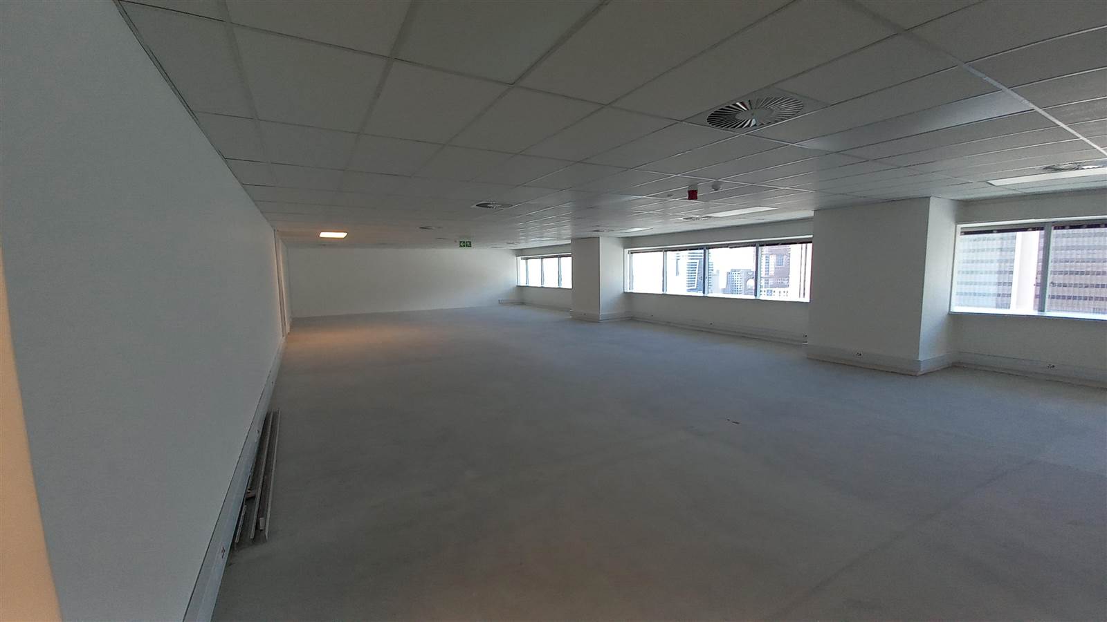1091  m² Commercial space in Cape Town City Centre photo number 5