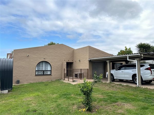 4 Bedroom House 4 Bedroom House