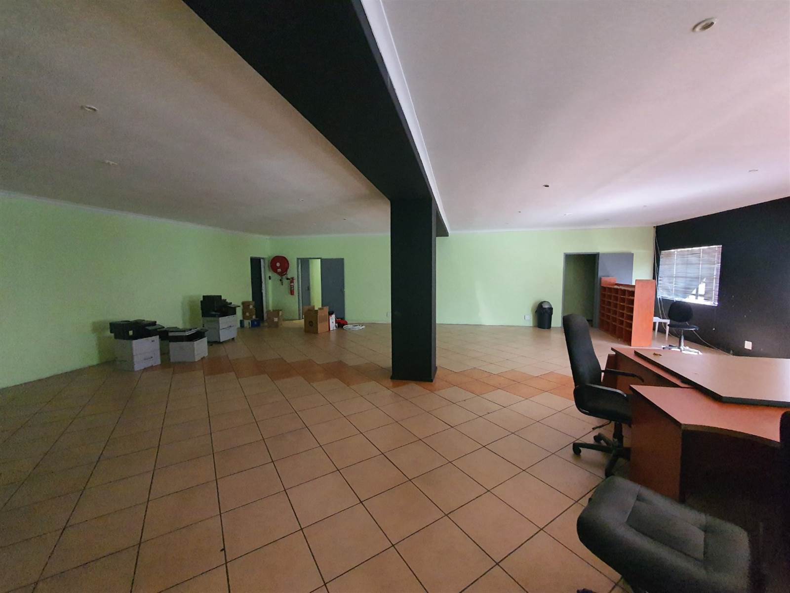 2925  m² Commercial space in Kleinfontein photo number 3
