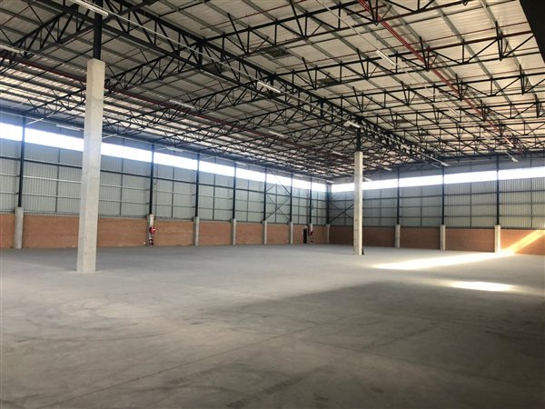 3 703  m² Industrial space