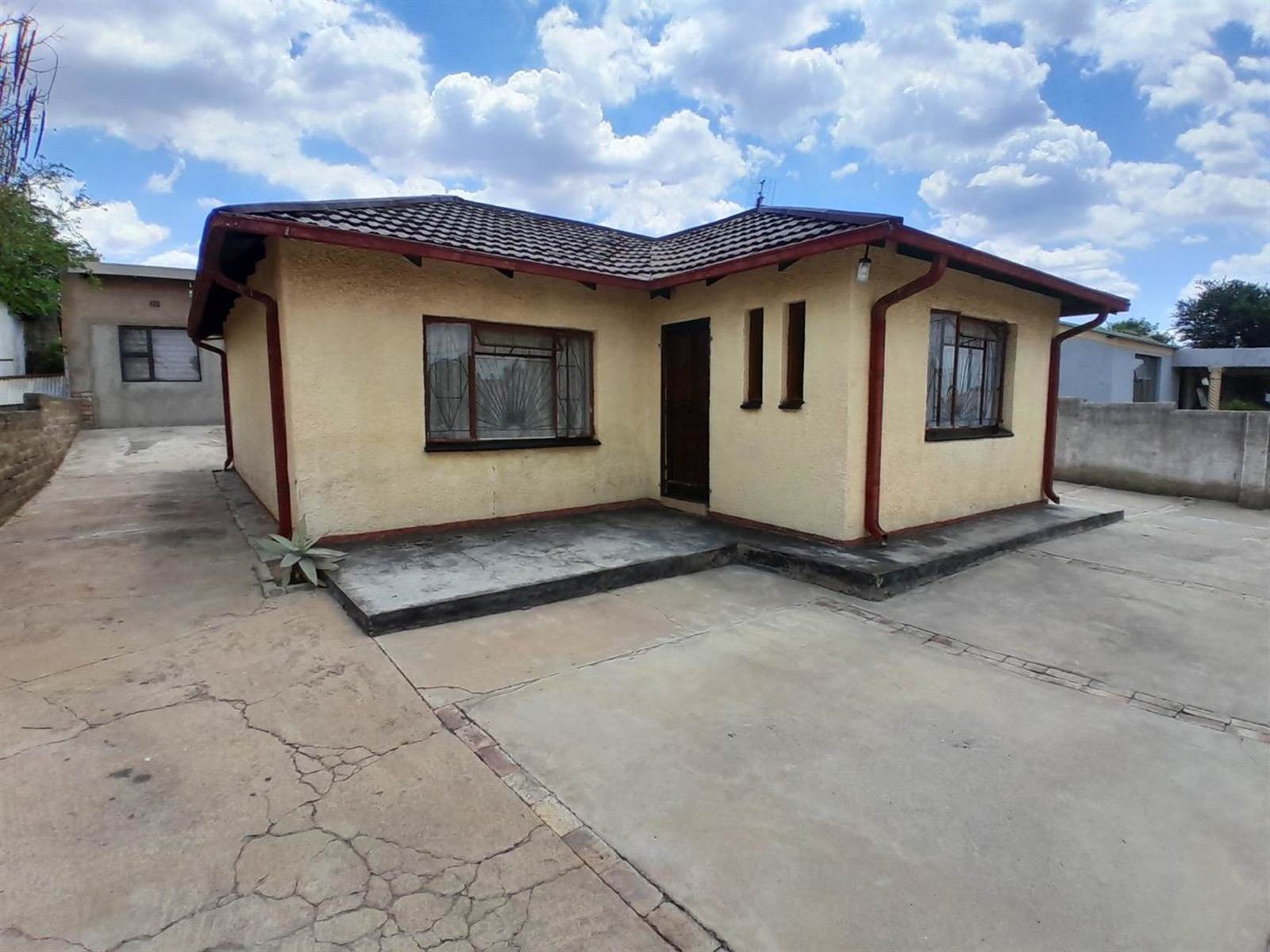 2 Bed House in Temba photo number 1