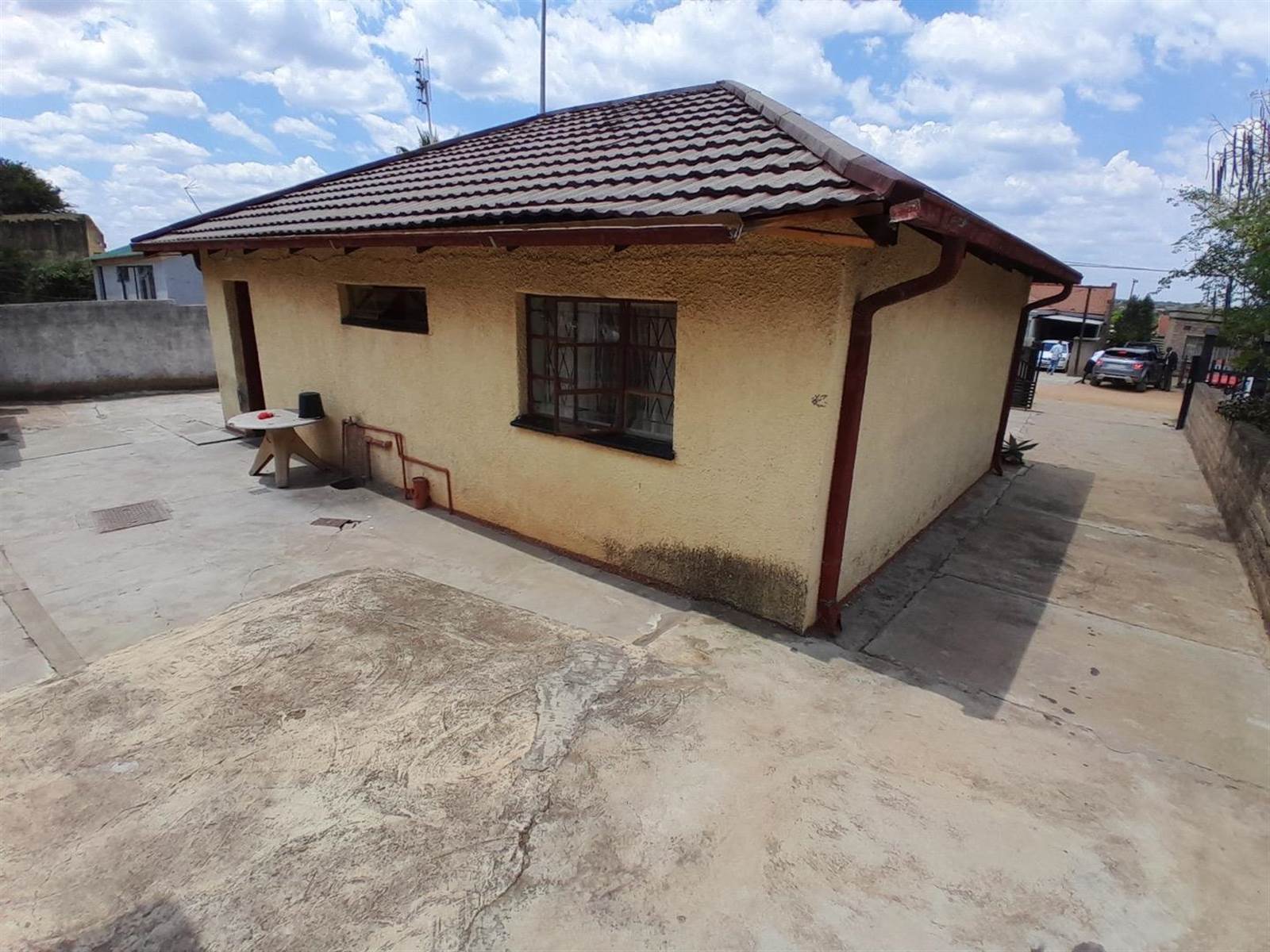 2 Bed House in Temba photo number 5