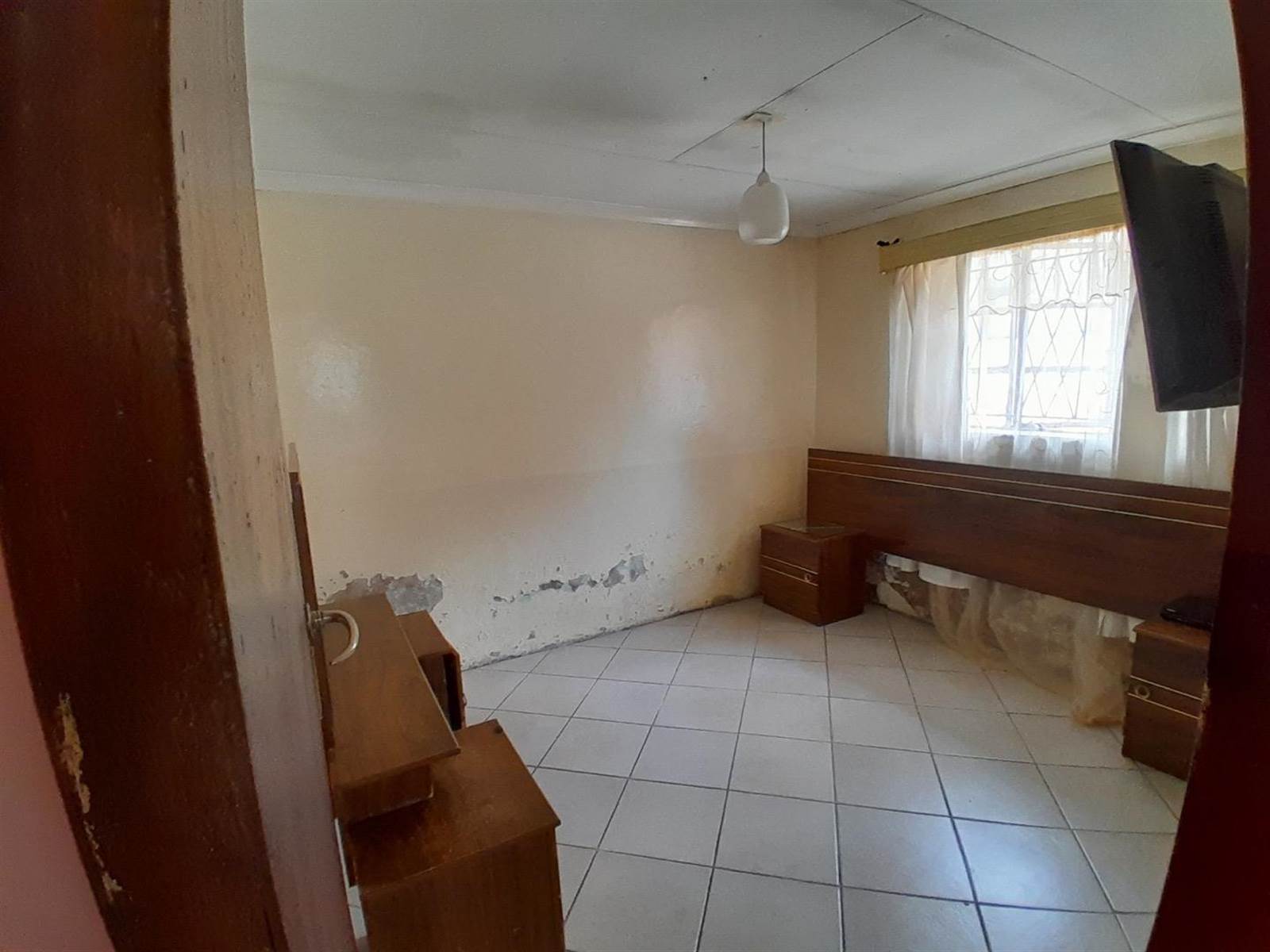 2 Bed House in Temba photo number 15