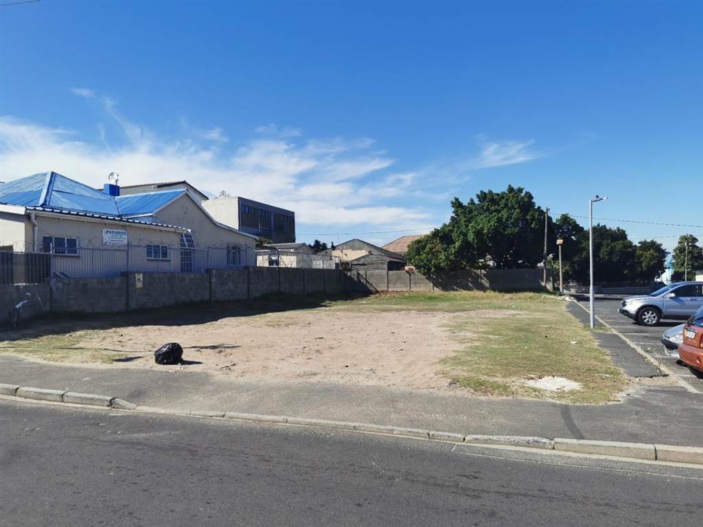 496 m² Land available in Parow Central photo number 1