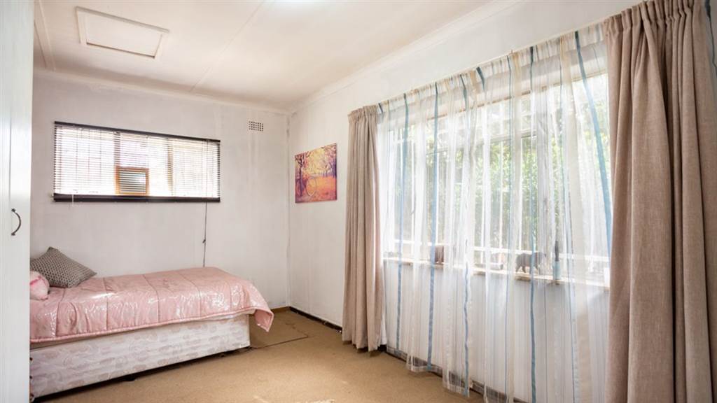 4 Bed House in Northmead photo number 20