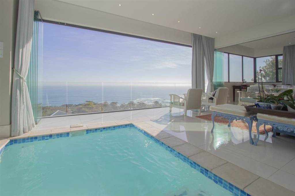 11 Bed House in Camps Bay photo number 2