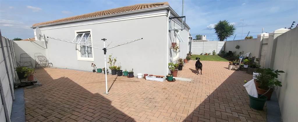 3 Bed Townhouse in Melkbosstrand photo number 13