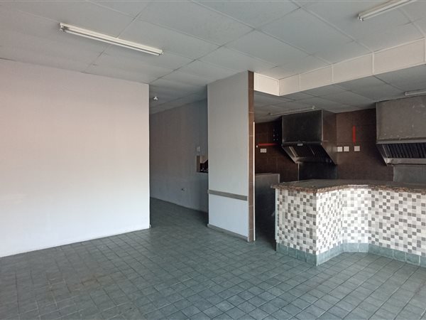 840  m² Commercial space