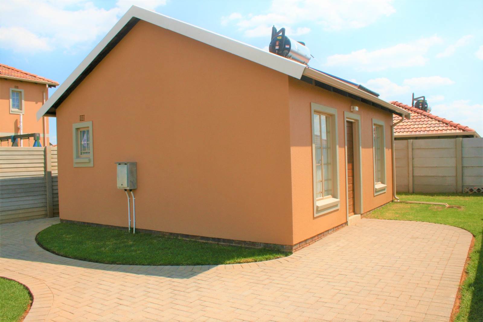 2 Bed House in Johannesburg Central photo number 1