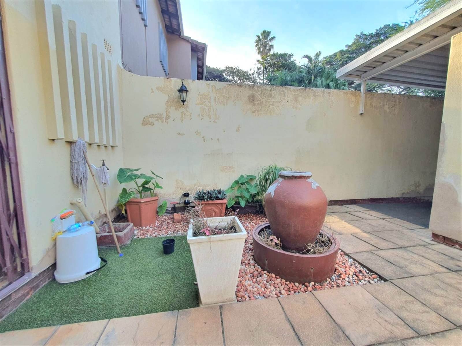 3 Bed Townhouse in Amanzimtoti photo number 18