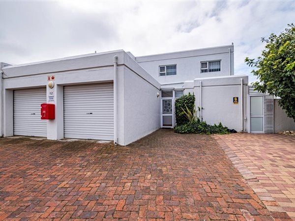 4 Bedroom Townhouse 4 Bedroom Townhouse
